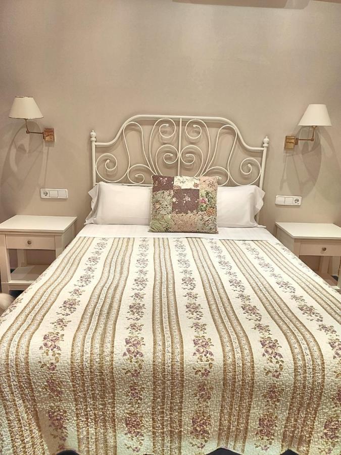 Hostal Orleans Barcelona Exteriör bild