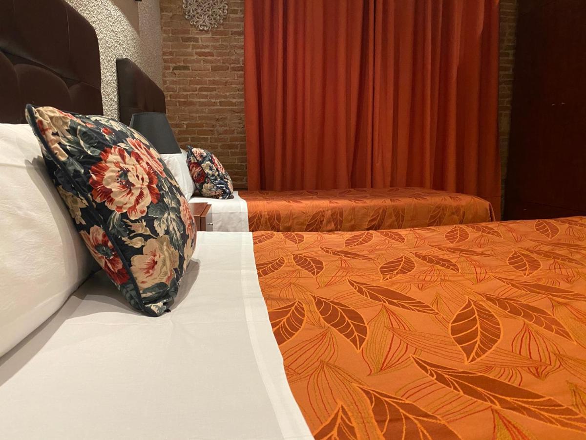 Hostal Orleans Barcelona Exteriör bild