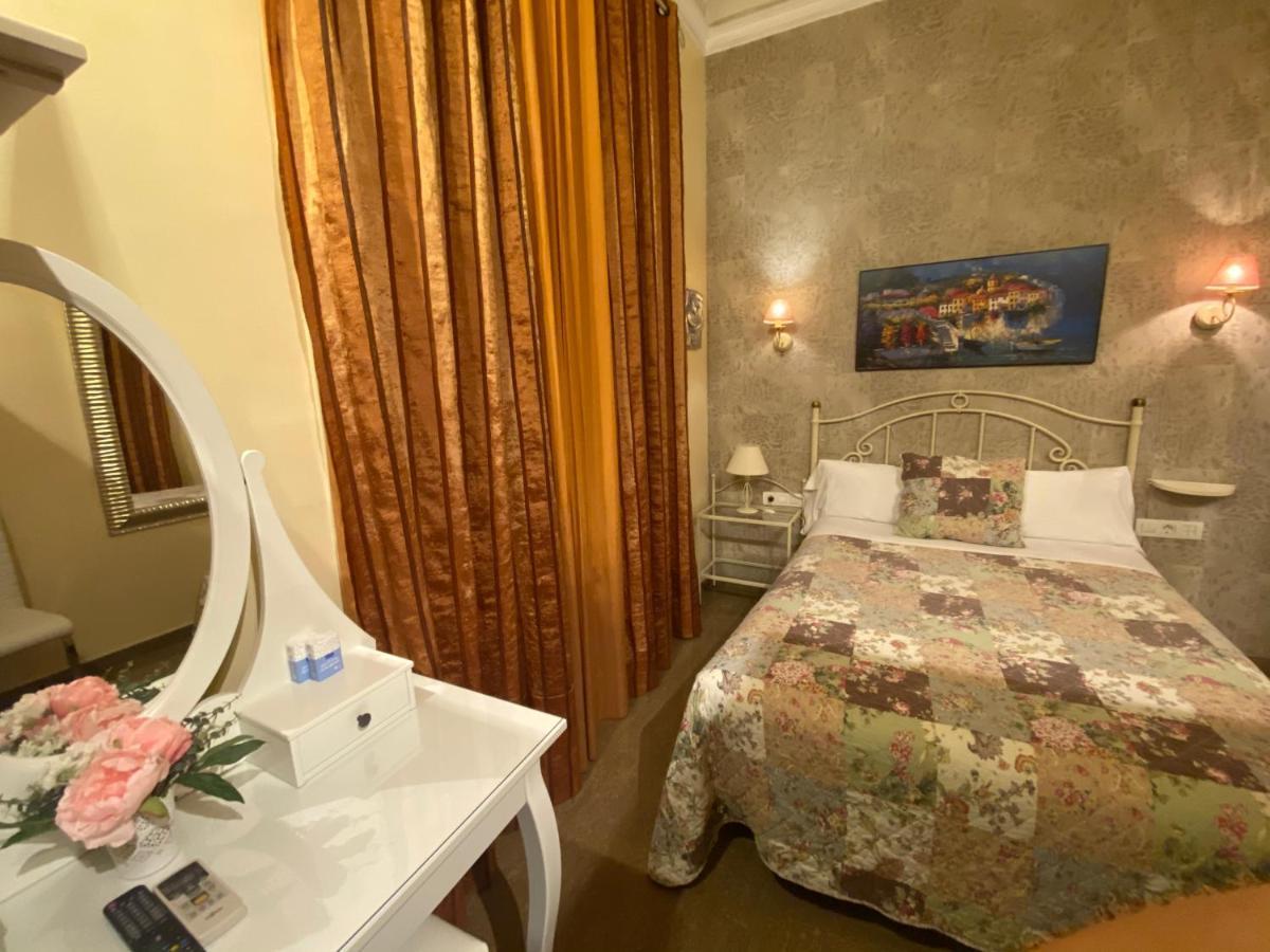 Hostal Orleans Barcelona Exteriör bild