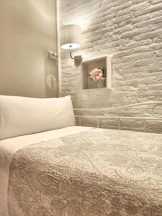 Hostal Orleans Barcelona Exteriör bild
