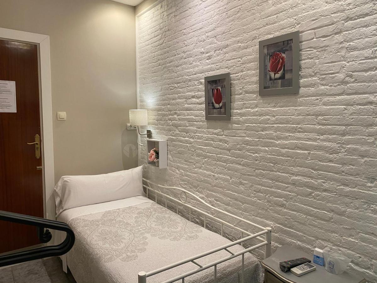 Hostal Orleans Barcelona Exteriör bild