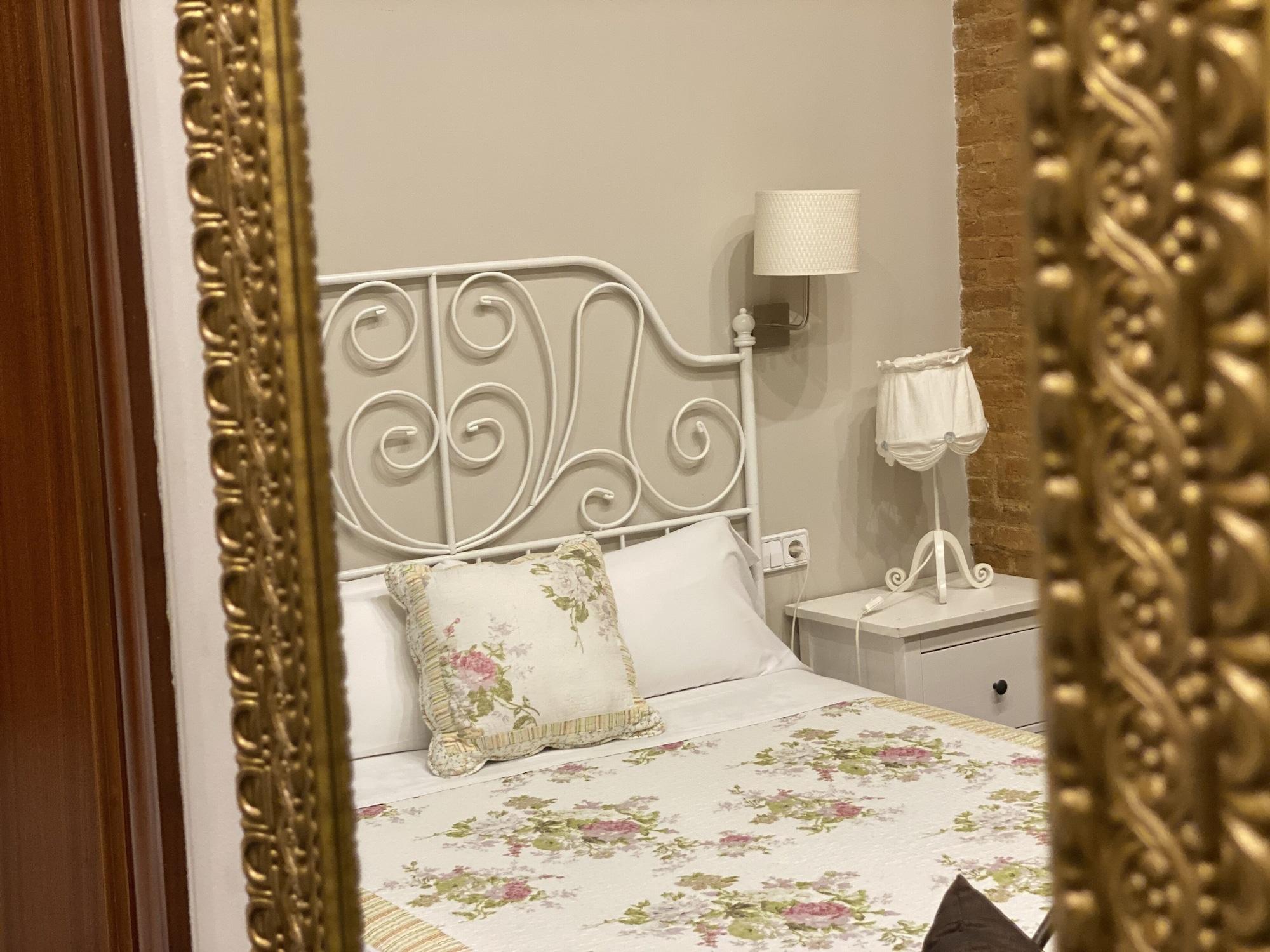 Hostal Orleans Barcelona Exteriör bild