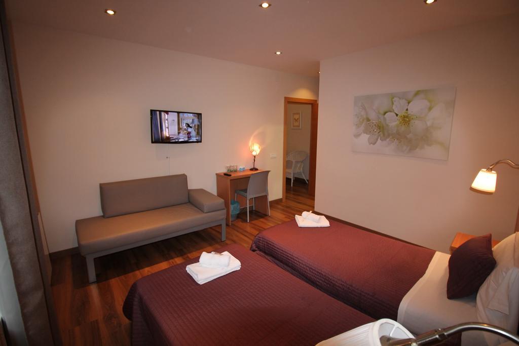 Hostal Orleans Barcelona Exteriör bild