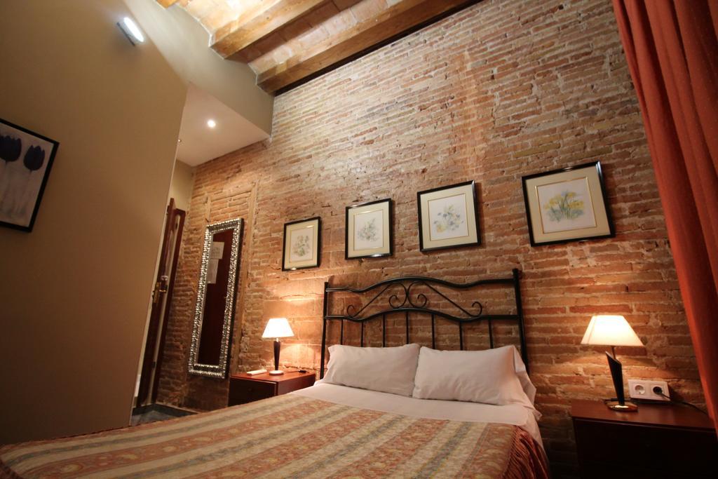 Hostal Orleans Barcelona Exteriör bild