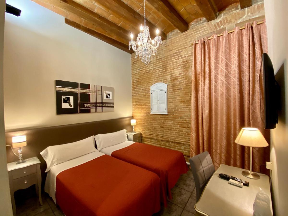 Hostal Orleans Barcelona Exteriör bild